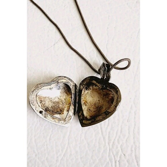 Vintage Sterling Silver Engraved 1.25 Inch Heart Locket 8.25g - Picture 3 of 7